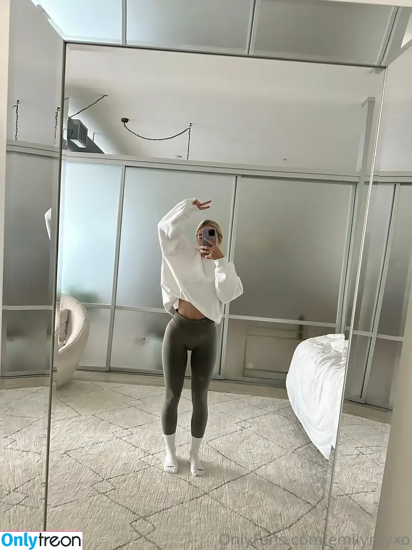 emilyrayxo nude photo #0004 (emilyray_xo)