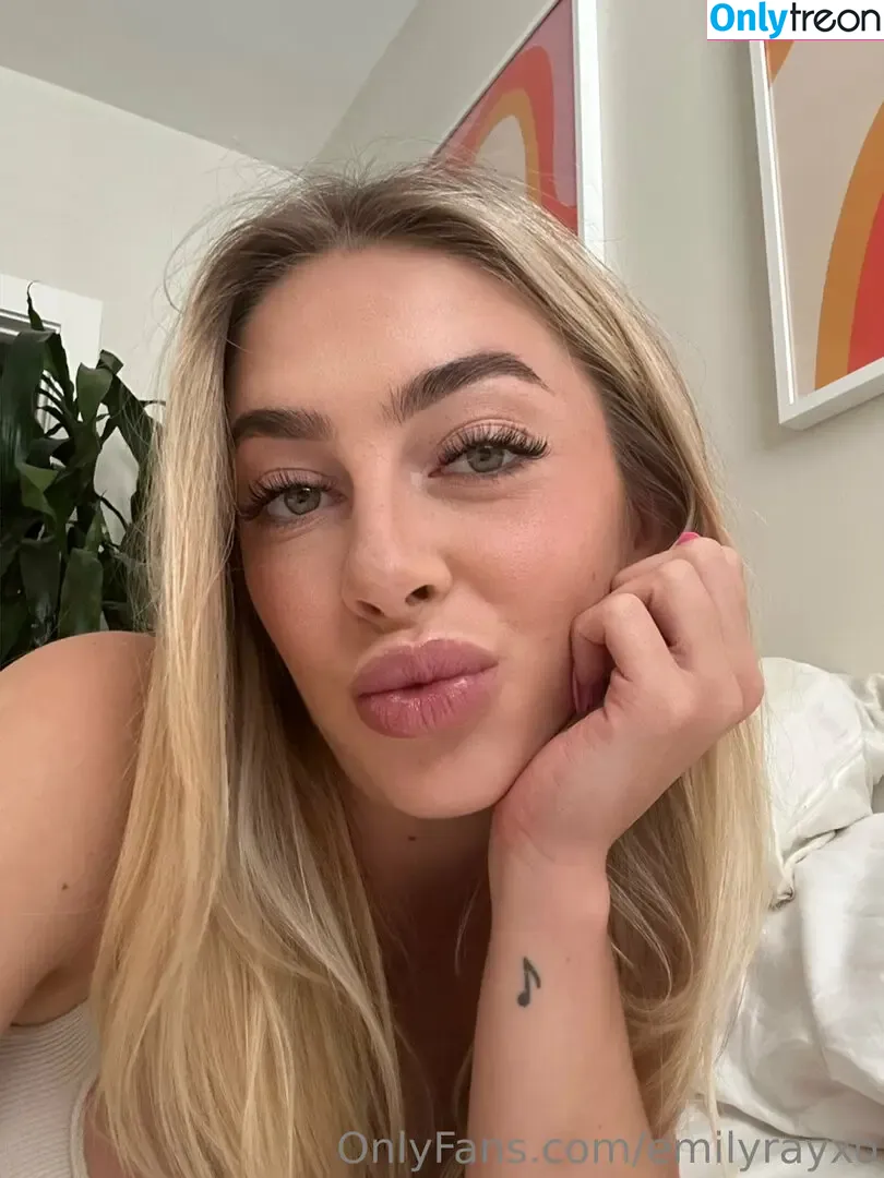 emilyrayxo nude photo #0078 (emilyray_xo)