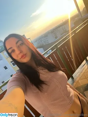 emilyvibes / shopemilyvibes фото голая #0051