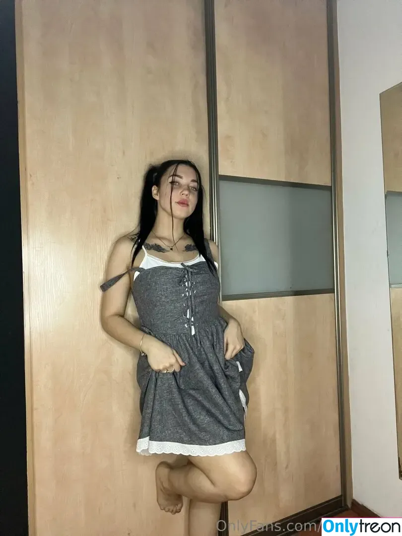 emilyvibes nude photo #0050 (shopemilyvibes)