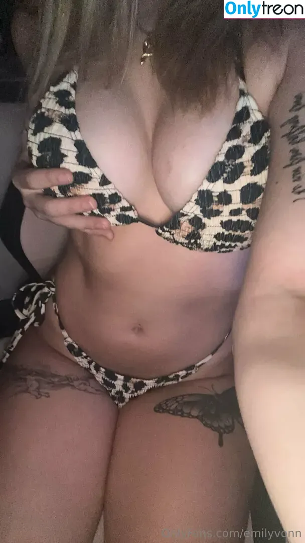 emilyvonn nude photo #0032 (missblacksabbath)