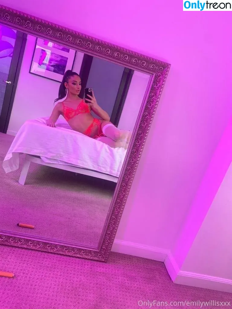 emilywillisxxx nude photo #0005 (emilywillisxx)