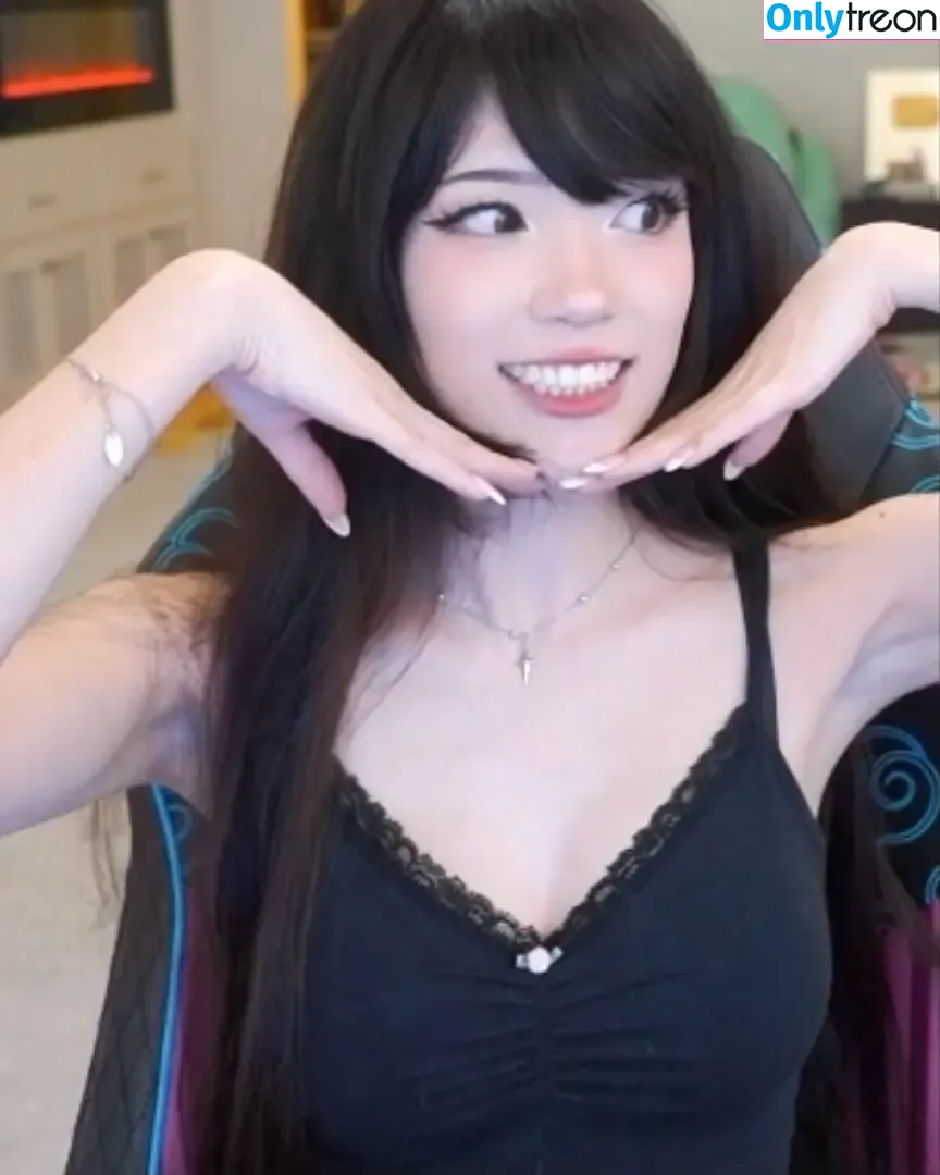 Emiru nude photo #2784 (emiru.jpg)