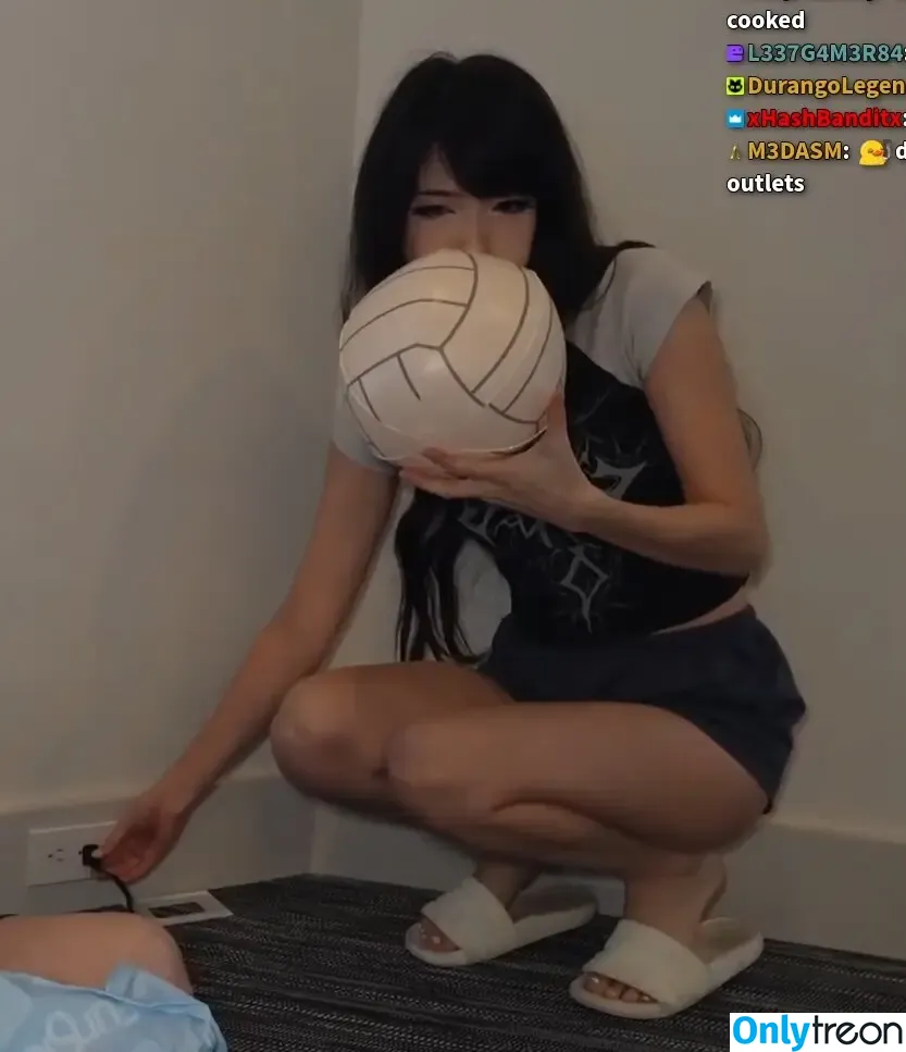 Emiru nude photo #3198 (emiru.jpg)