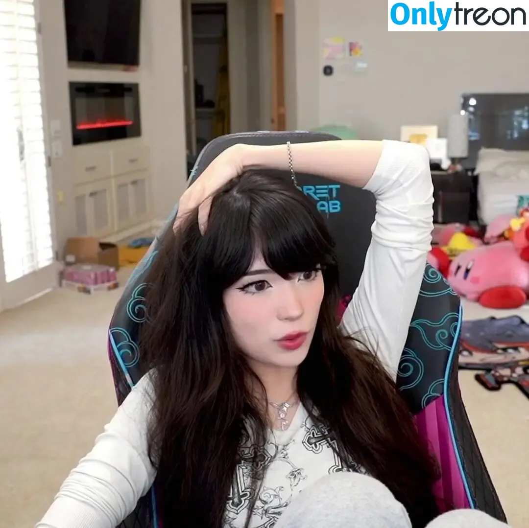 Emiru nude photo #3255 (emiru.jpg)