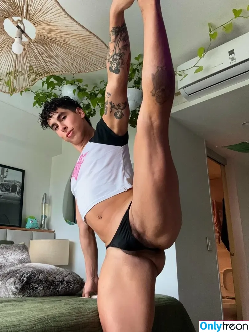 emivelaaa nude photo #0012 (emivelaaa)
