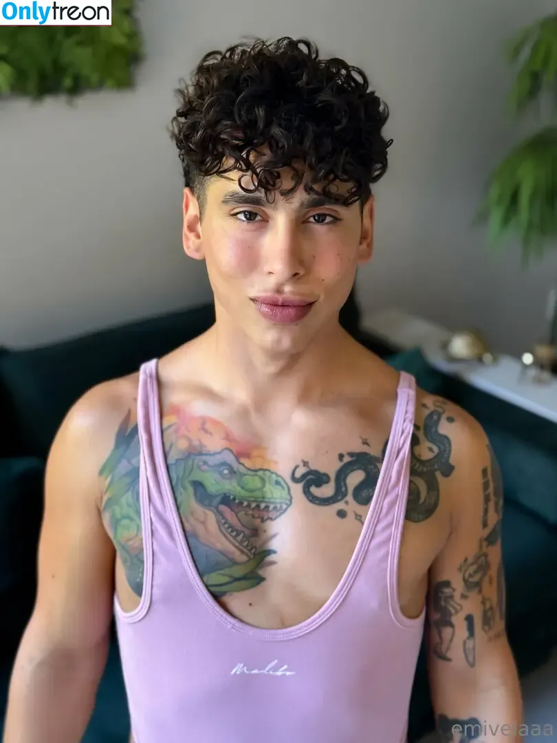 emivelaaa nude photo #0031 (emivelaaa)