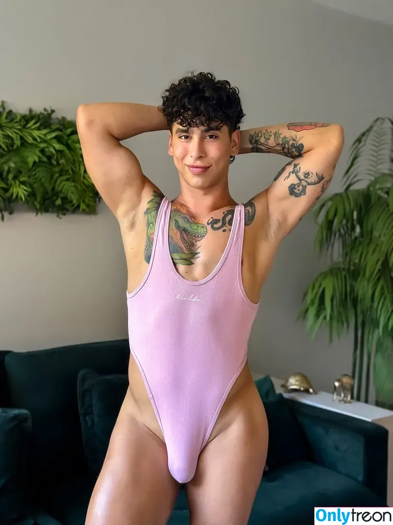 emivelaaa nude photo #0037 (emivelaaa)