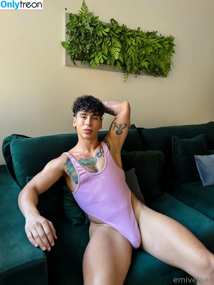 emivelaaa nude photo #0039 (emivelaaa)