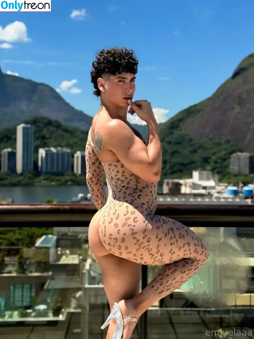 emivelaaa nude photo #0047 (emivelaaa)