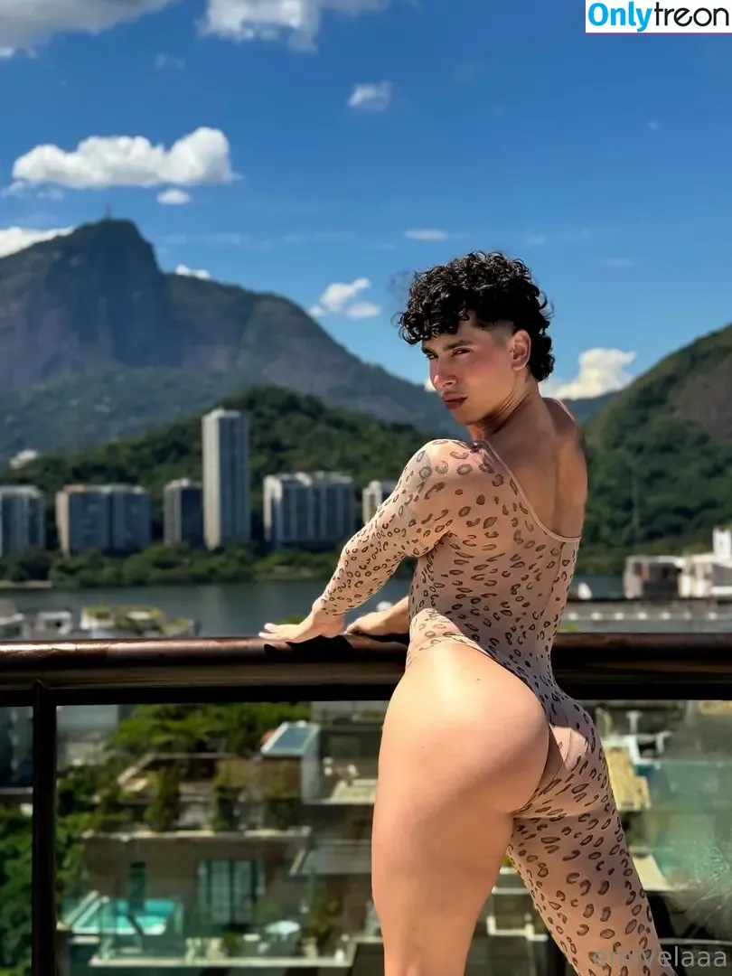 emivelaaa nude photo #0049 (emivelaaa)