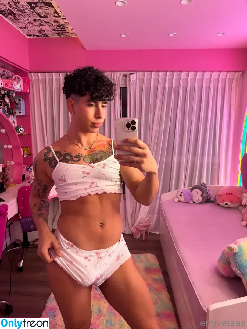 emivelaaa nude photo #0050 (emivelaaa)