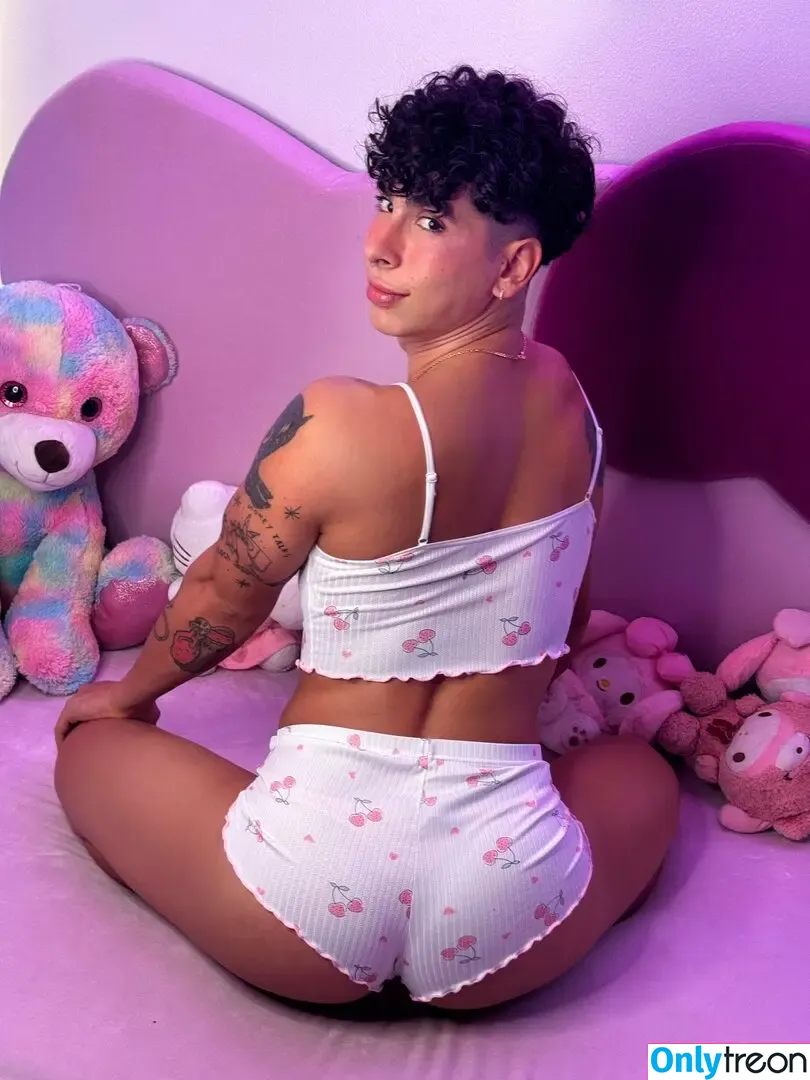 emivelaaa nude photo #0052 (emivelaaa)