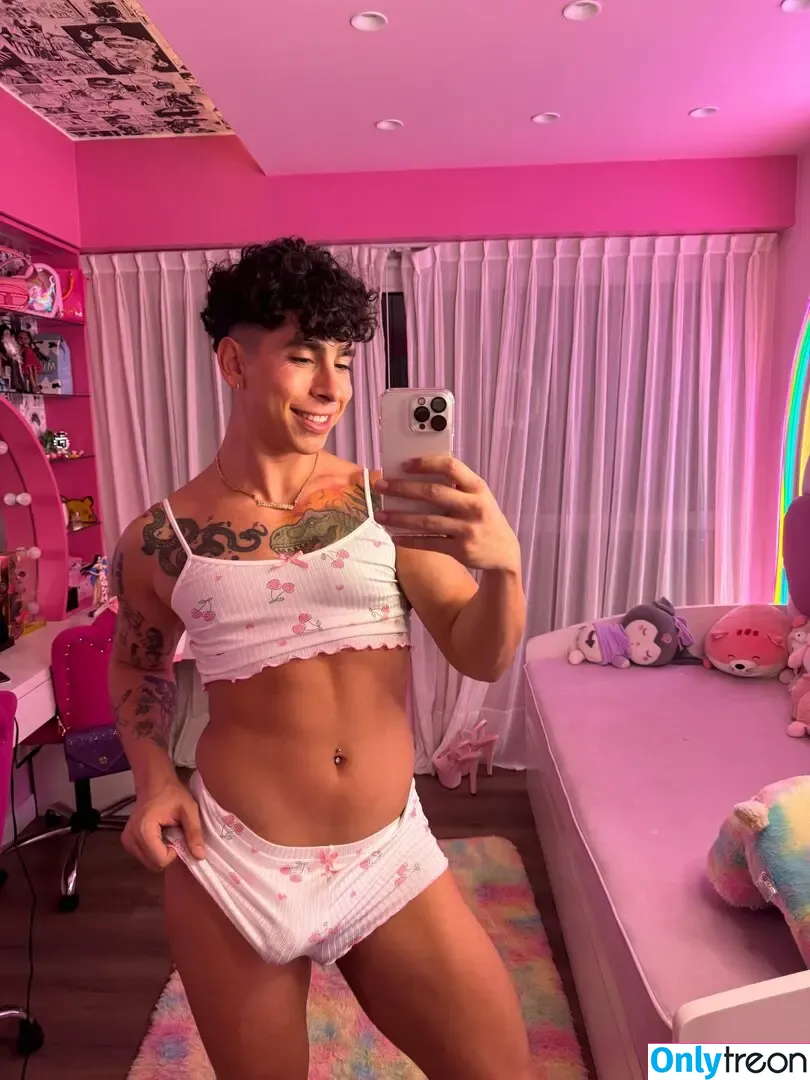 emivelaaa nude photo #0055 (emivelaaa)
