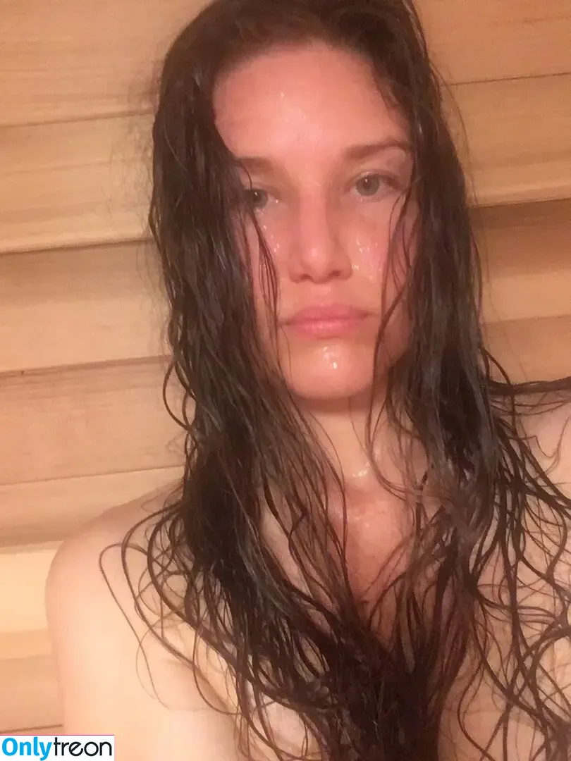 Emlilah nude photo #0012 (emlilah_allnatural)