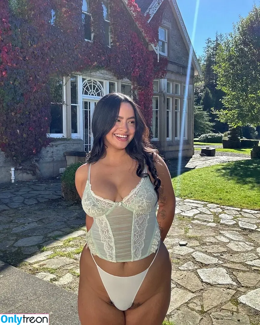 Emma nude photo #0044 (Fitspetitemma / emmaburzy / petitemma_)