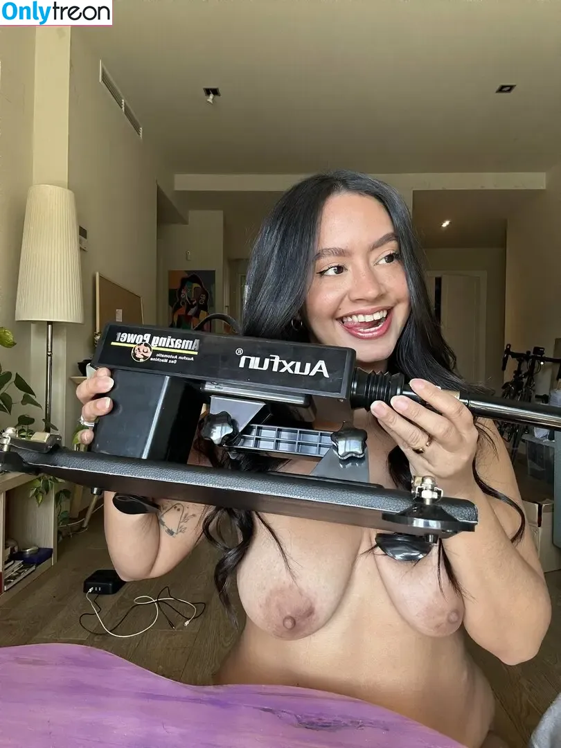 Emma nude photo #0056 (Fitspetitemma / emmaburzy / petitemma_)