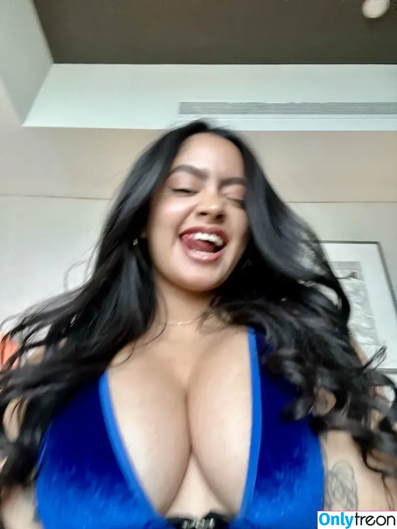 Emma nude photo #0069 (Fitspetitemma / emmaburzy / petitemma_)