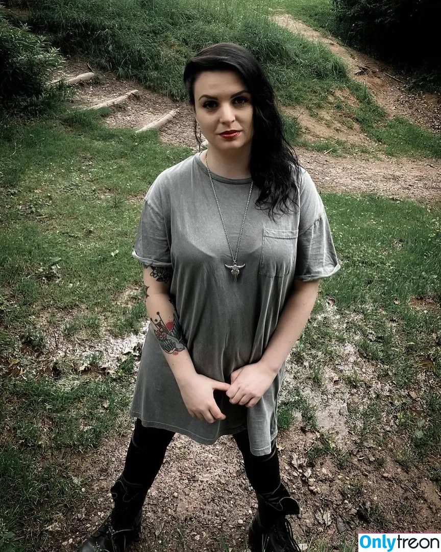 Emma Blackery голая photo #0003 (emmablackery)