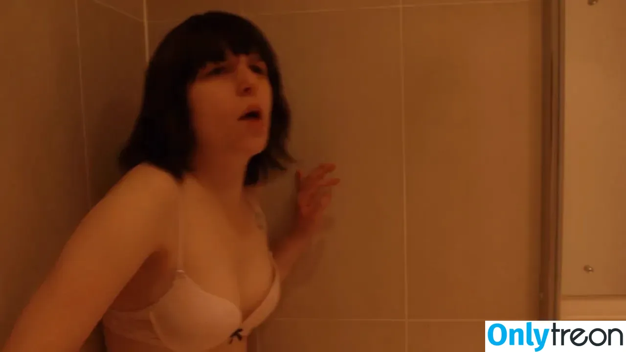 Emma Blackery nude photo #0009 (emmablackery)