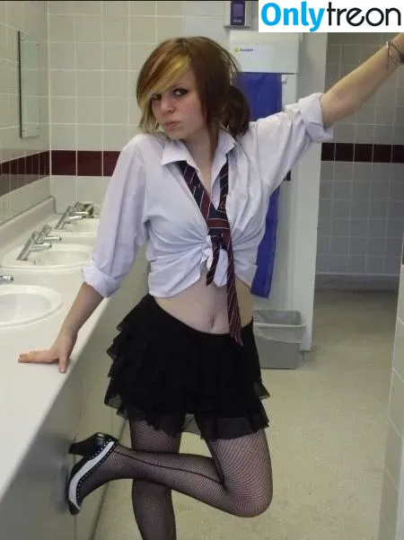 Emma Blackery nude photo #0010 (emmablackery)