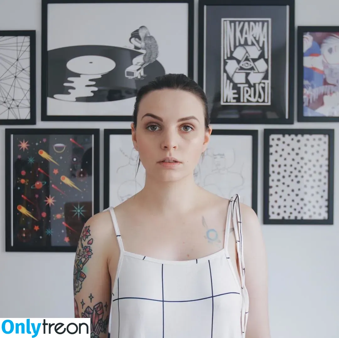 Emma Blackery nude photo #0020 (emmablackery)