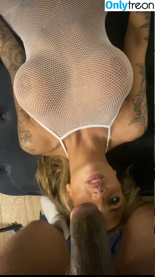 Emma Campbell nude photo #0028 (em96190 / emma_campbell9696xx)