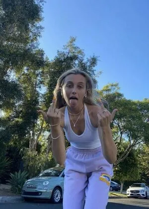 Emma Chamberlain / emmachamberlain / u95012320 фото голая #0119