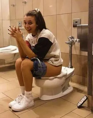 Emma Chamberlain / emmachamberlain / u95012320 фото голая #0140