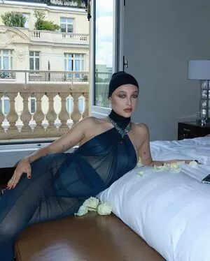 Emma Chamberlain / biancasotelo14 / emmachamberlain фото голая #0506