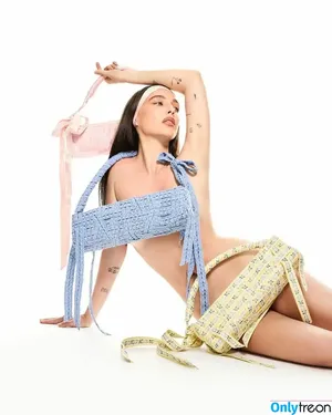 Emma Chamberlain / emmachamberlain nude photo #0566