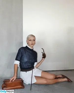 Emma Chamberlain / emmachamberlain nude photo #0625