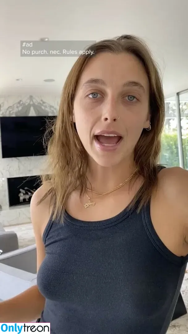 Emma Chamberlain nude photo #0099 (emmachamberlain / u95012320)