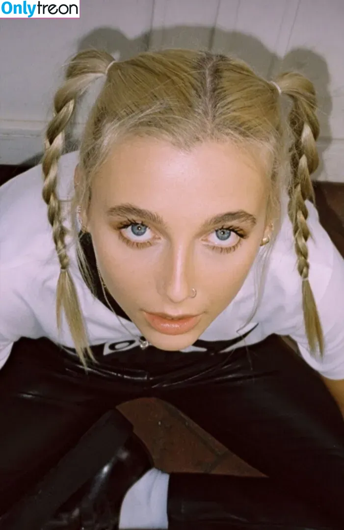 Emma Chamberlain голая photo #0142 (emmachamberlain / u95012320)