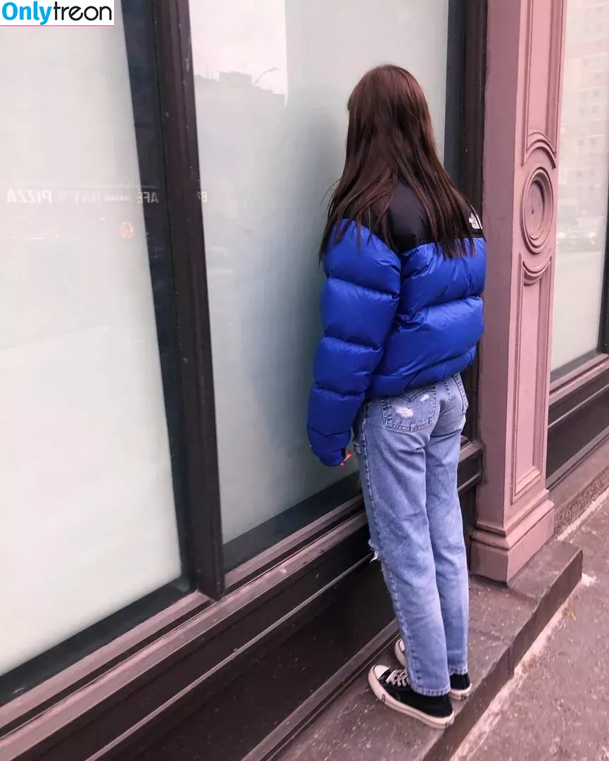 Emma Chamberlain голая photo #0206 (emmachamberlain)