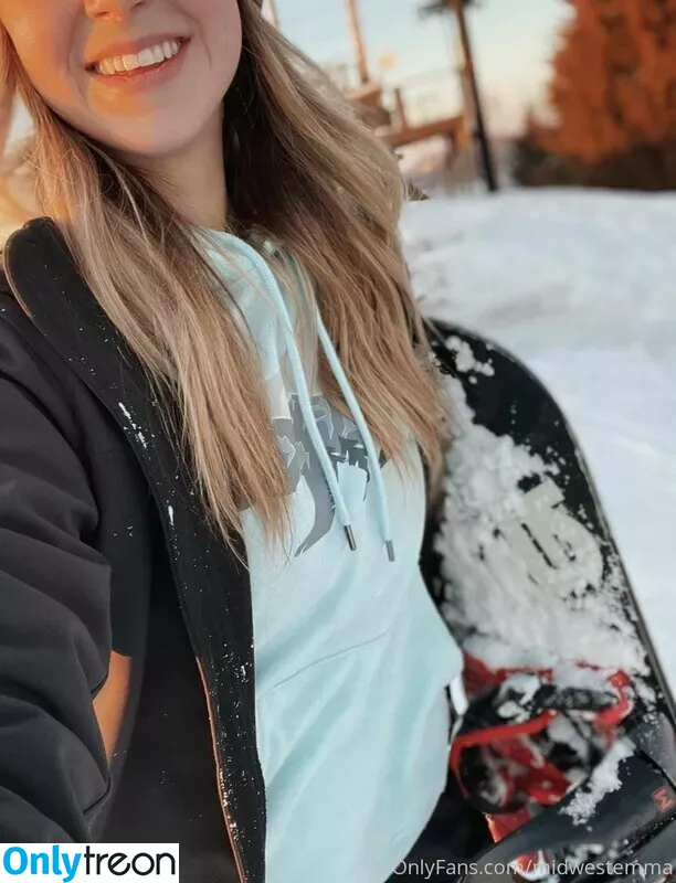 Emma Claire голая photo #0038 (midwestemma)