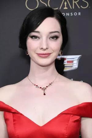 Emma Dumont / emmadumont nude photo #0002