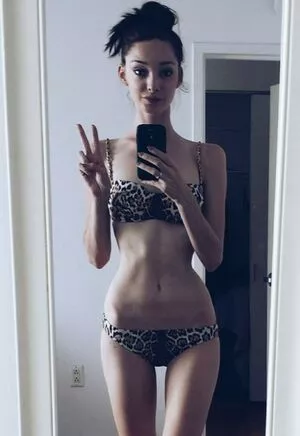 Emma Dumont / emmadumont nude photo #0028