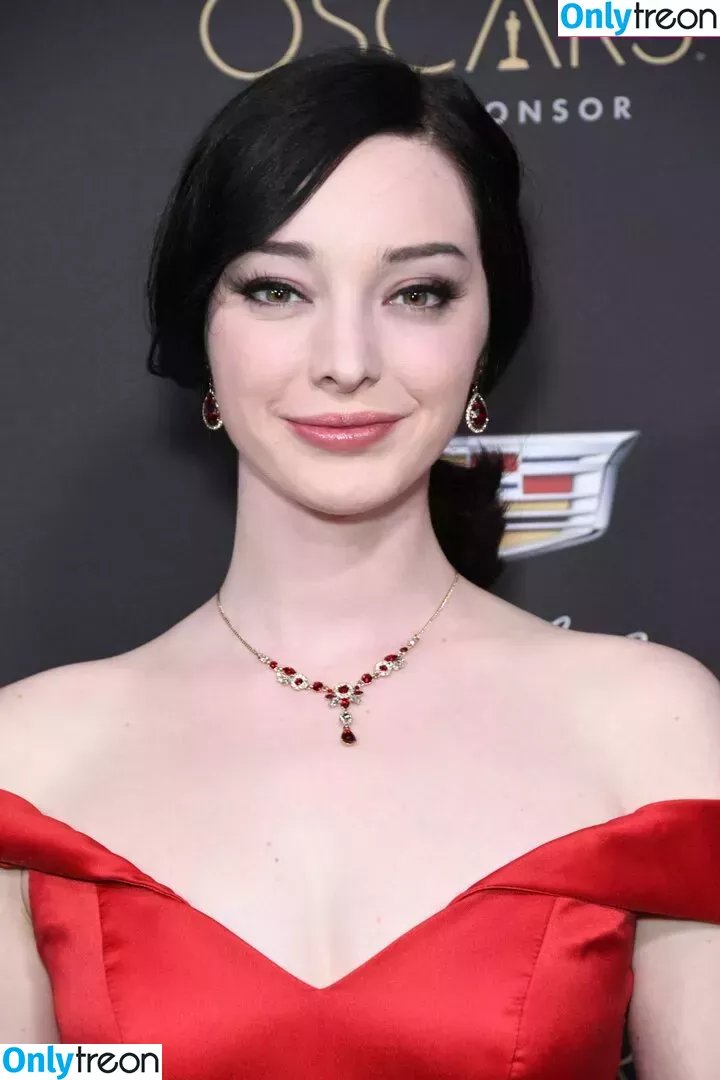 Emma Dumont nude photo #0002 (emmadumont)