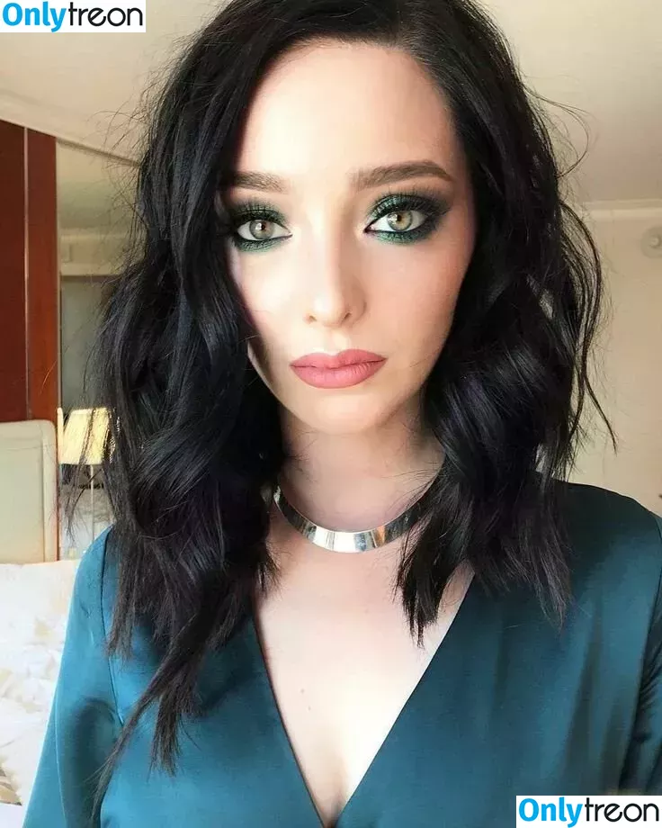 Emma Dumont nude photo #0049 (emmadumont)