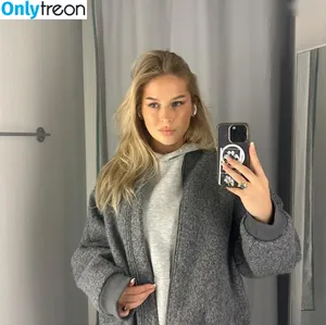 Emma Fischer / emmasophxeew nude photo #0005