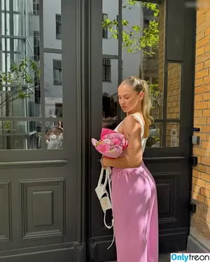 Emma Fischer / emmasophxeew nude photo #0011
