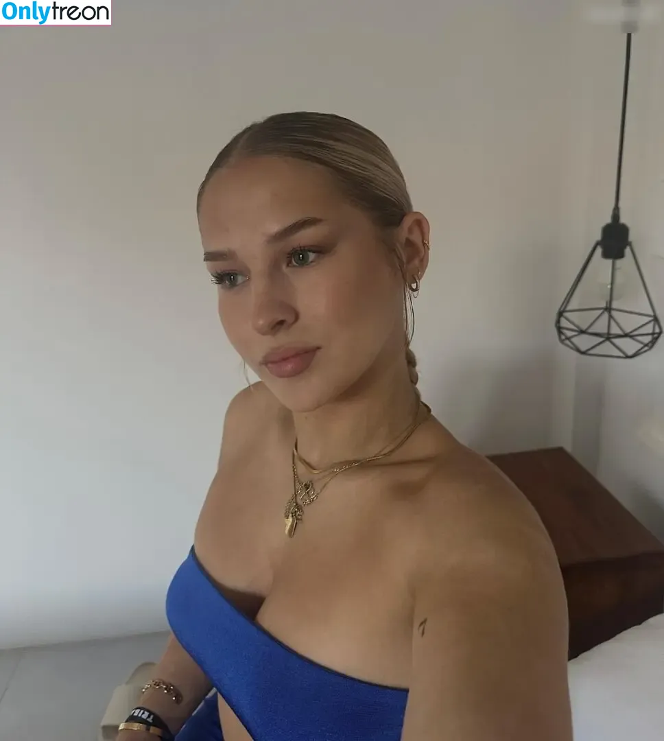 Emma Fischer nude photo #0002 (emmasophxeew)