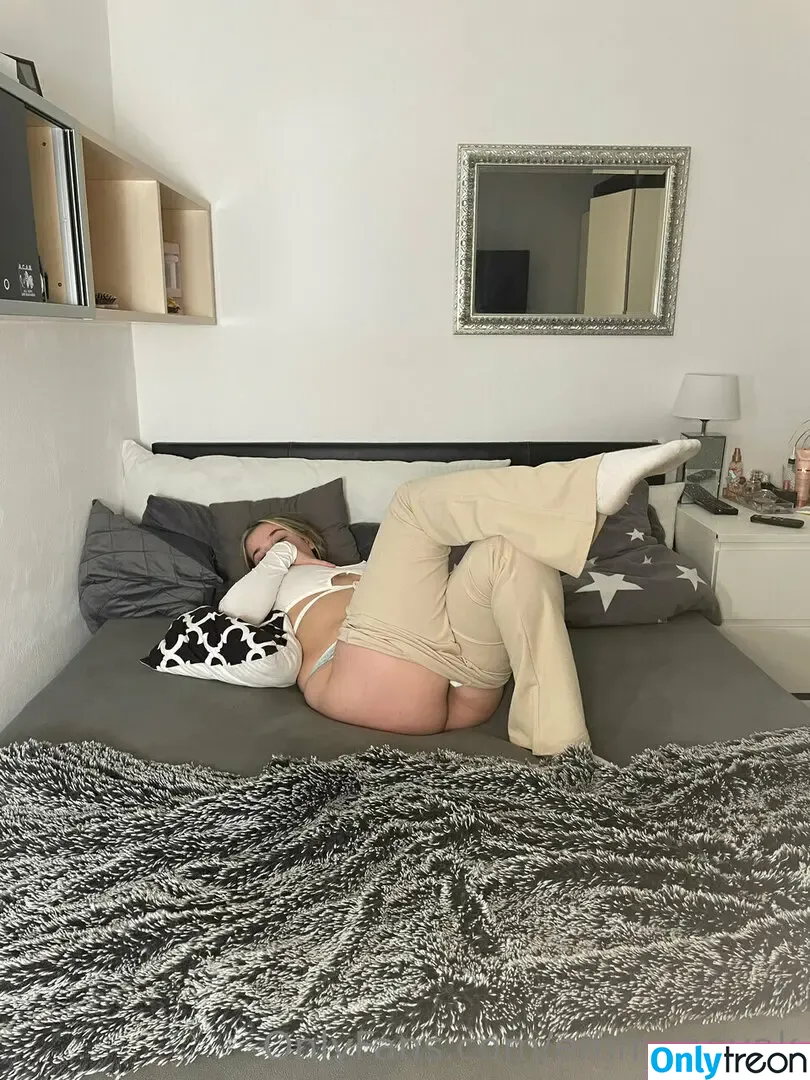 Emma Hall nude photo #0010 (emma-hall / emmaahall5 / emmahallyall / emmanovak)