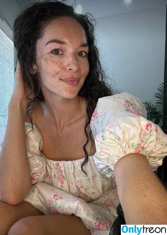 Emma Hall nude photo #0023 (emma-hall / emmaahall5 / emmahallyall / emmanovak)