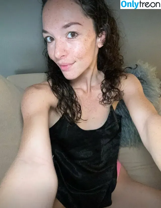 Emma Hall nude photo #0034 (emma-hall / emmaahall5 / emmahallyall / emmanovak)