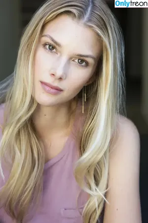Emma Ishta / emmaishta nude photo #0001