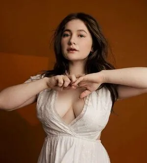 Emma Kenney / EmmaRoseKenney / emmakenney / ems4638 nude photo #0160