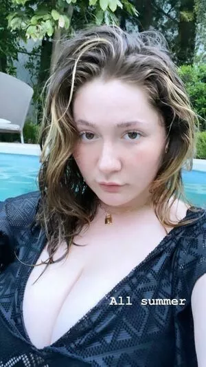 Emma Kenney / EmmaRoseKenney / emmakenney / ems4638 nude photo #0402