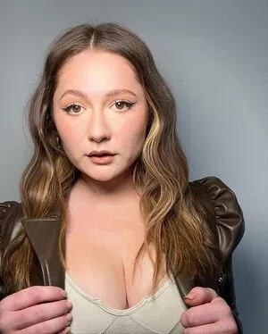 Emma Kenney / EmmaRoseKenney / emmakenney / ems4638 nude photo #0411